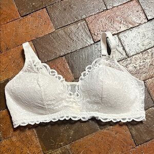 Bali Lace White Bra 2X Feminine and sexy